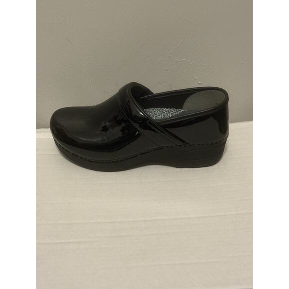 Dansko XP 2.0 Patent Black Leather Black Womens US SZ 7 EUR 37 Clogs EUC Nice - Picture 4 of 10